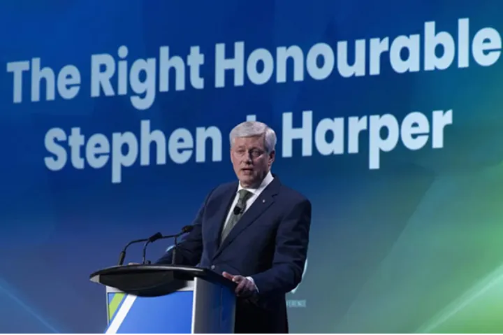 بازگشت جعبه سیاه «محمود خاوری» به‌روی پرده سیاست در کانادا